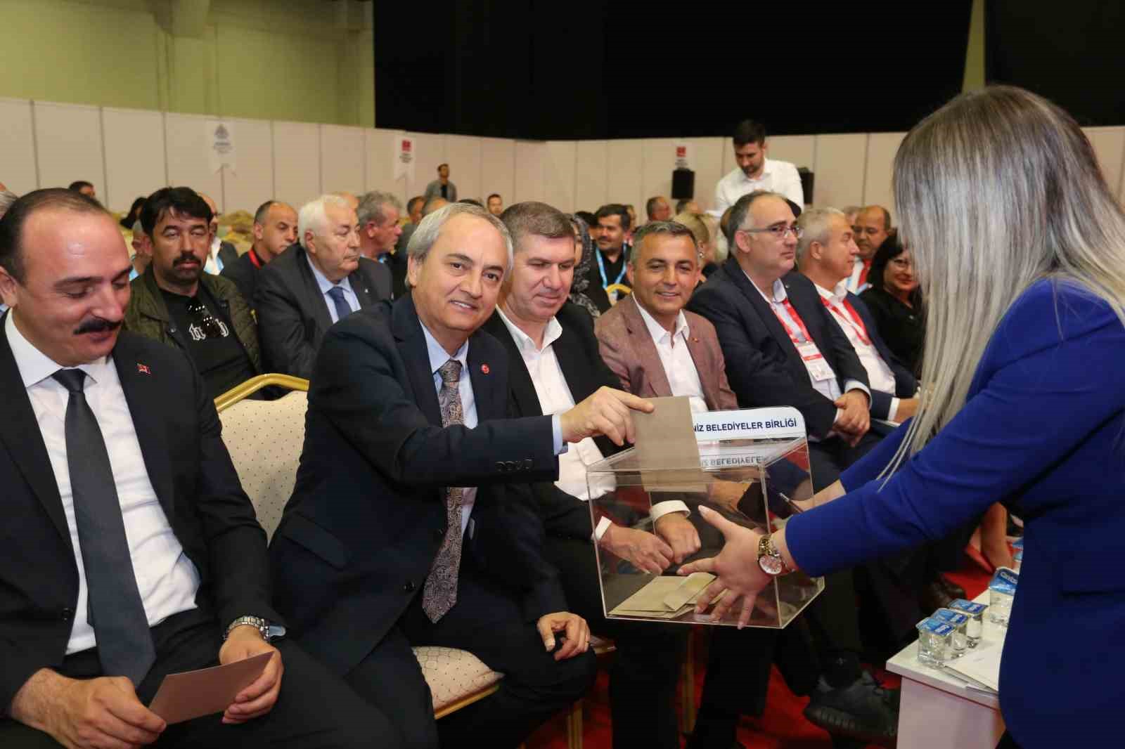 Kocagöz, Akdeniz Belediyeler Birliği encümen üyesi seçildi