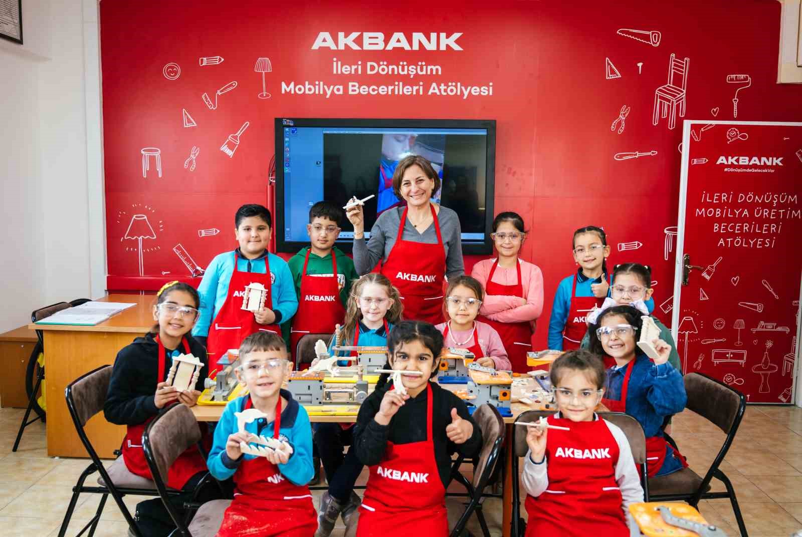 Akbank, "D&ouml;n&uuml;ş&uuml;mde Gelecek Var" ile on binlerce &ccedil;ocuğun eğitim deneyimini iyileştiriyor
