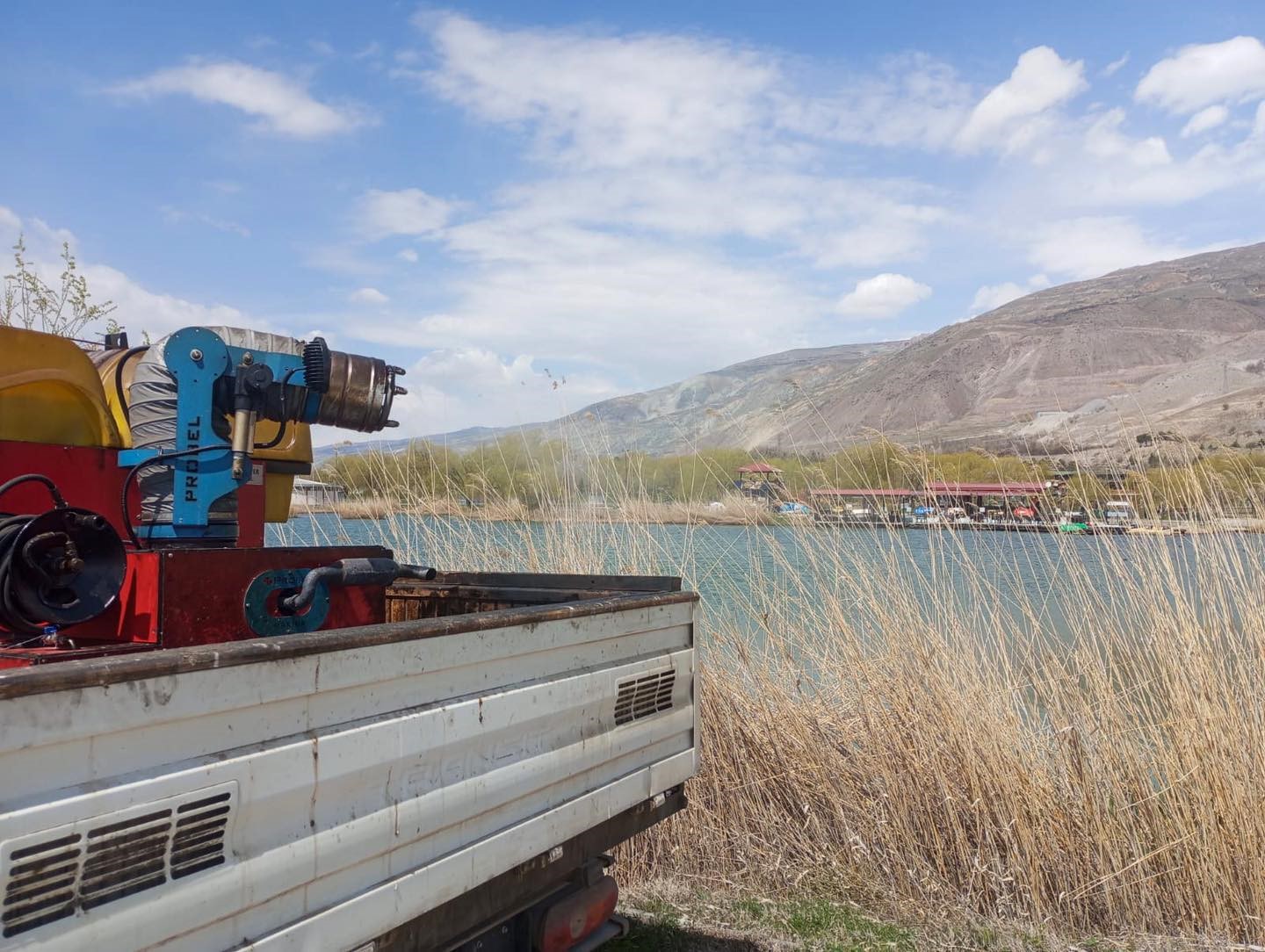 Erzincan’da larva ilaçlaması devam ediyor