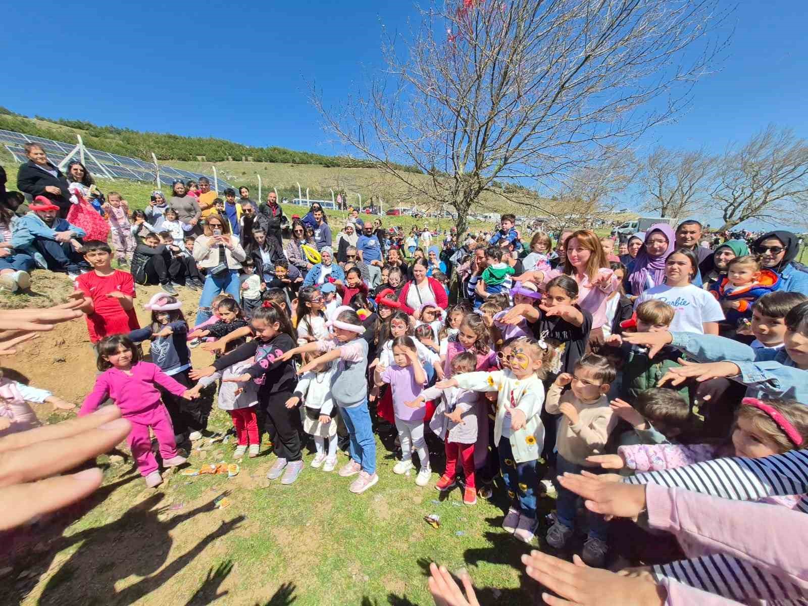 Uçurtmalar, gökyüzünü renklendirdi