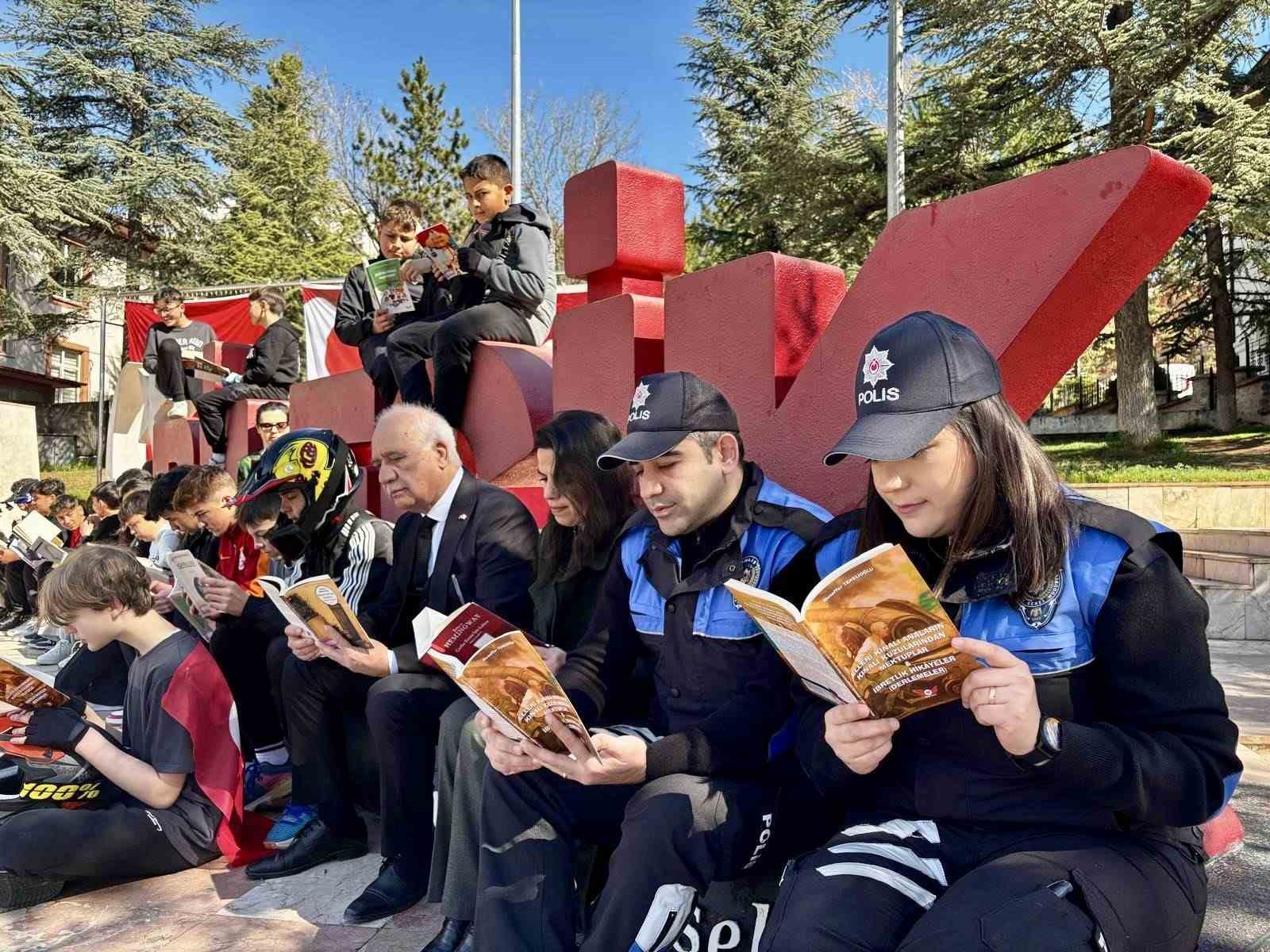 Bilecik’te emniyet mensupları kitap okudu