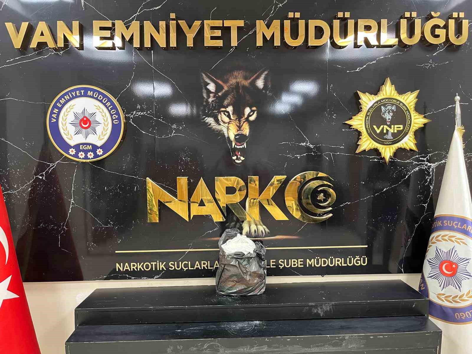 Van&rsquo;da 48 kilo uyuşturucu ele ge&ccedil;irildi
