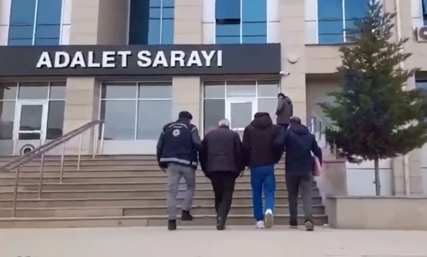 Van’da 10 organizatör yakalandı