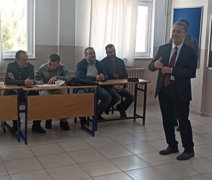 Gediz’de "Din, Ahlak ve Değer Öğretimi Seminerleri" gerçekleştirildi