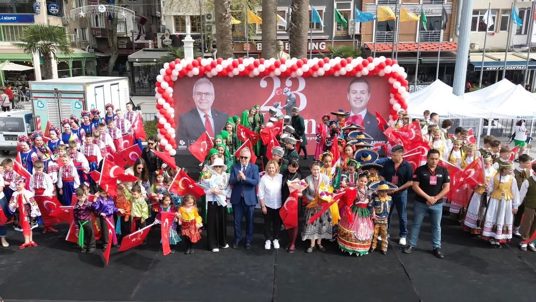 Bandırma’da Uluslararası Çocuk Festivali renkli görüntülere sahne oldu
