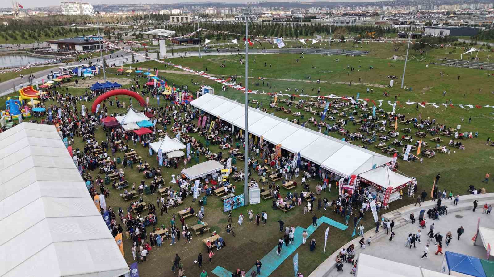 2. &Ccedil;ocuk Kitap Fuarı ve Şenliği&rsquo;nde hafta sonu yoğunluğu
