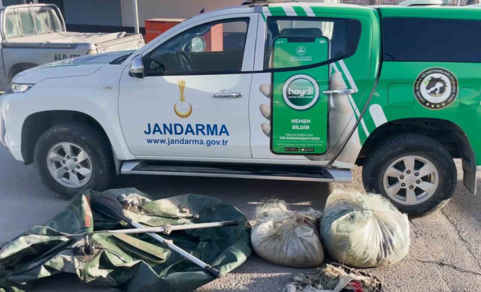 Ka&ccedil;ak avcılara barajda operasyon: 3 şahsa 113 bin lira ceza
