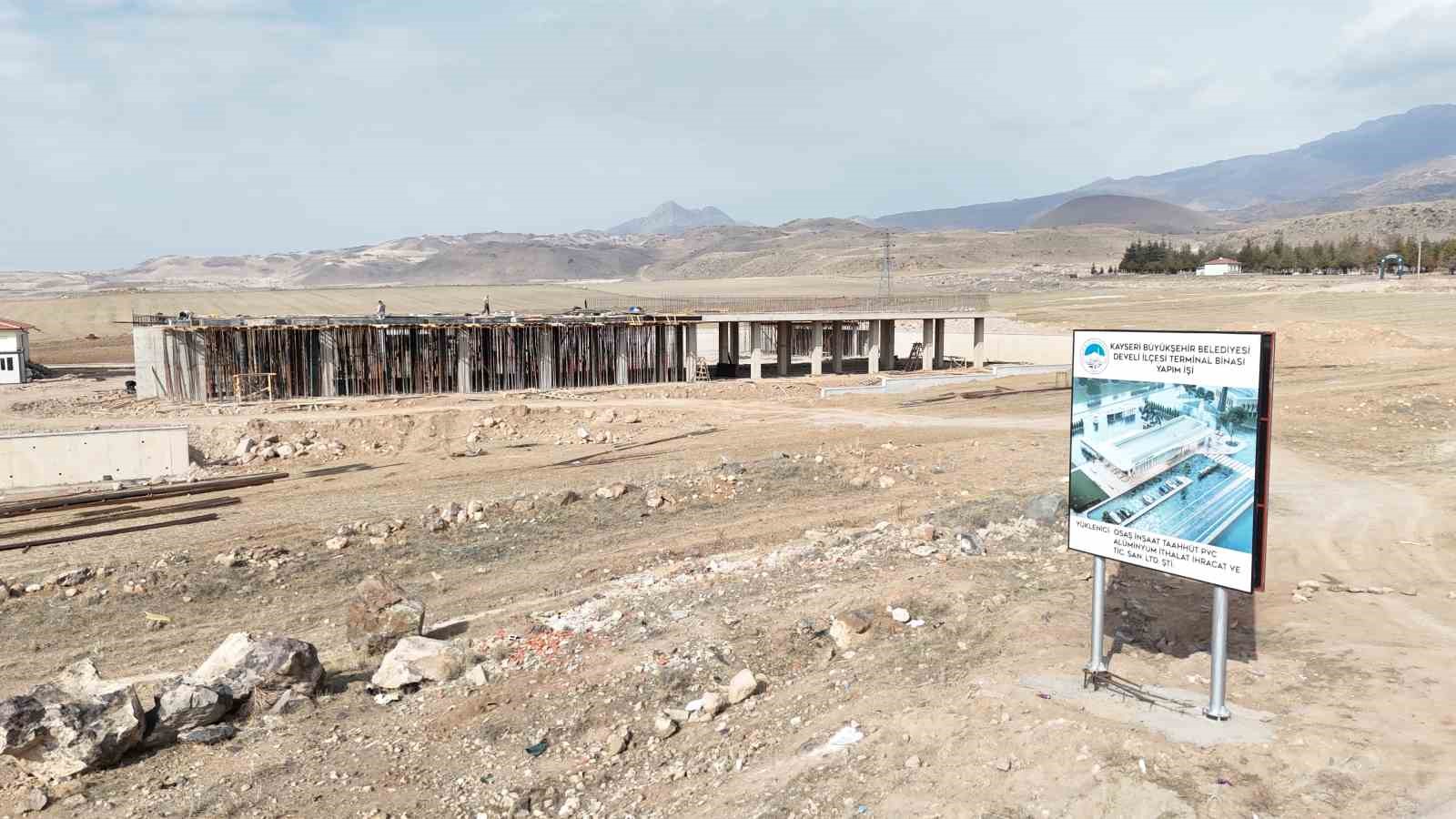 Develi’nin giriş kapısı olacak yeni otobüs terminali inşaatı hızla yükseliyor