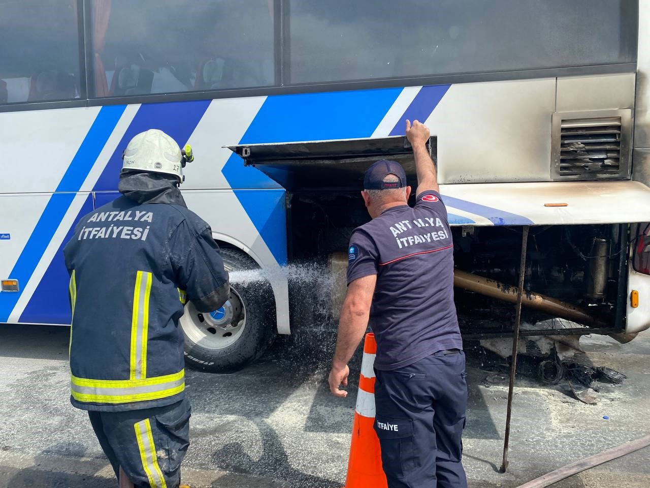 Yedek sürücünün dikkati otobüs yangınını önledi