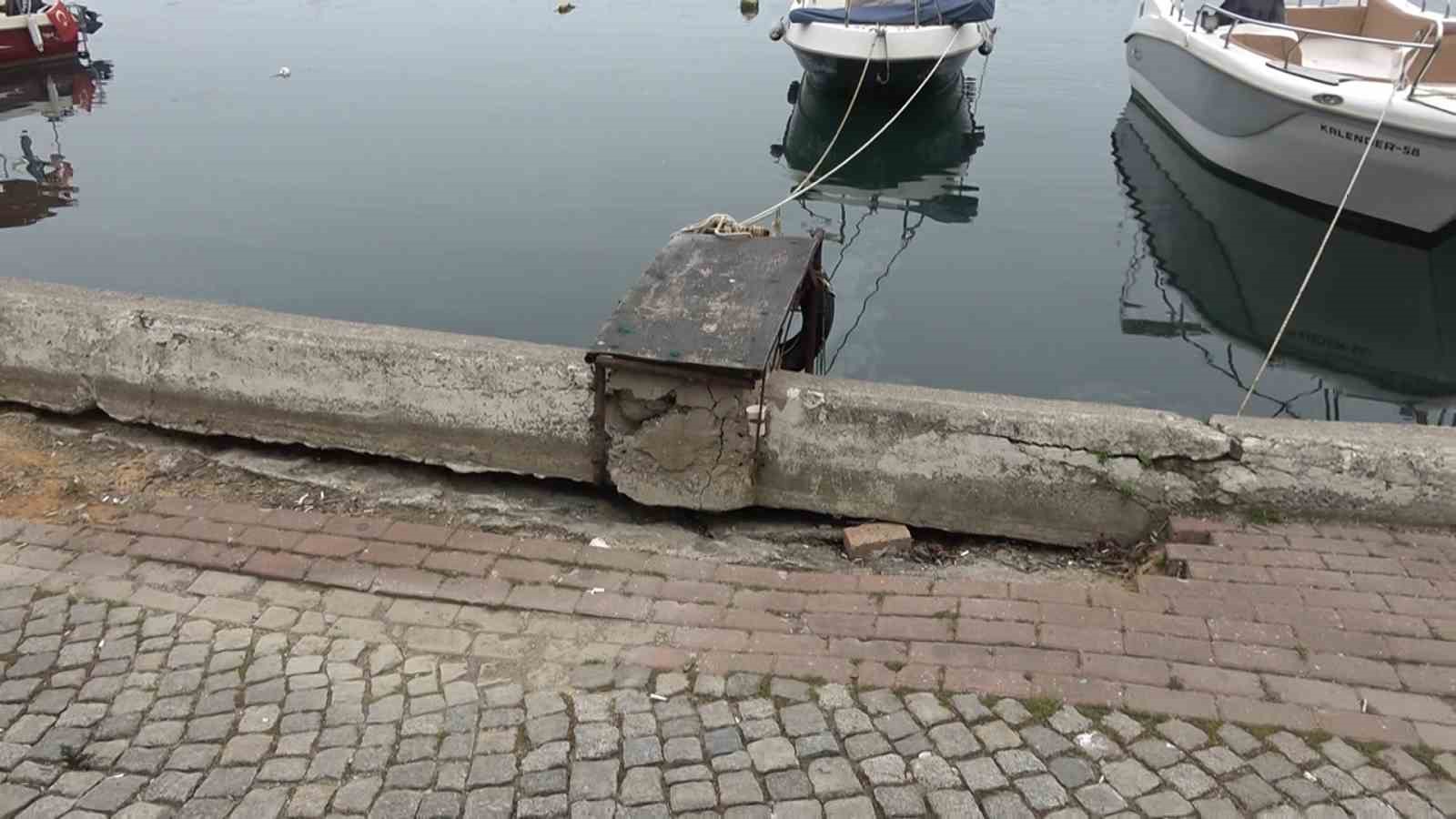 Yalova’da çöken balıkçı barınağı risk taşıyor
