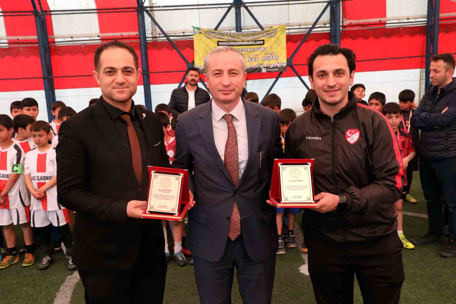 Ağrı’da 1022 öğrenci sahada 23 Nisan için mücadele etti
