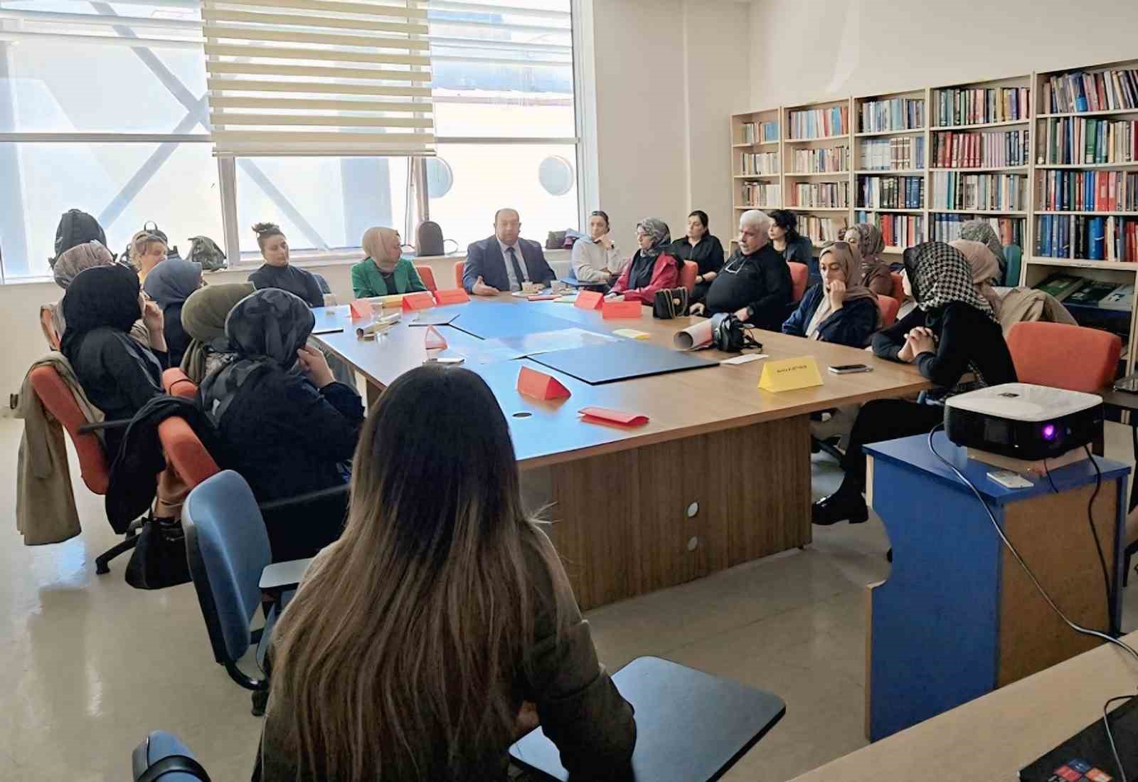 Elazığ’da ebelere doğuma hazırlık eğitimi