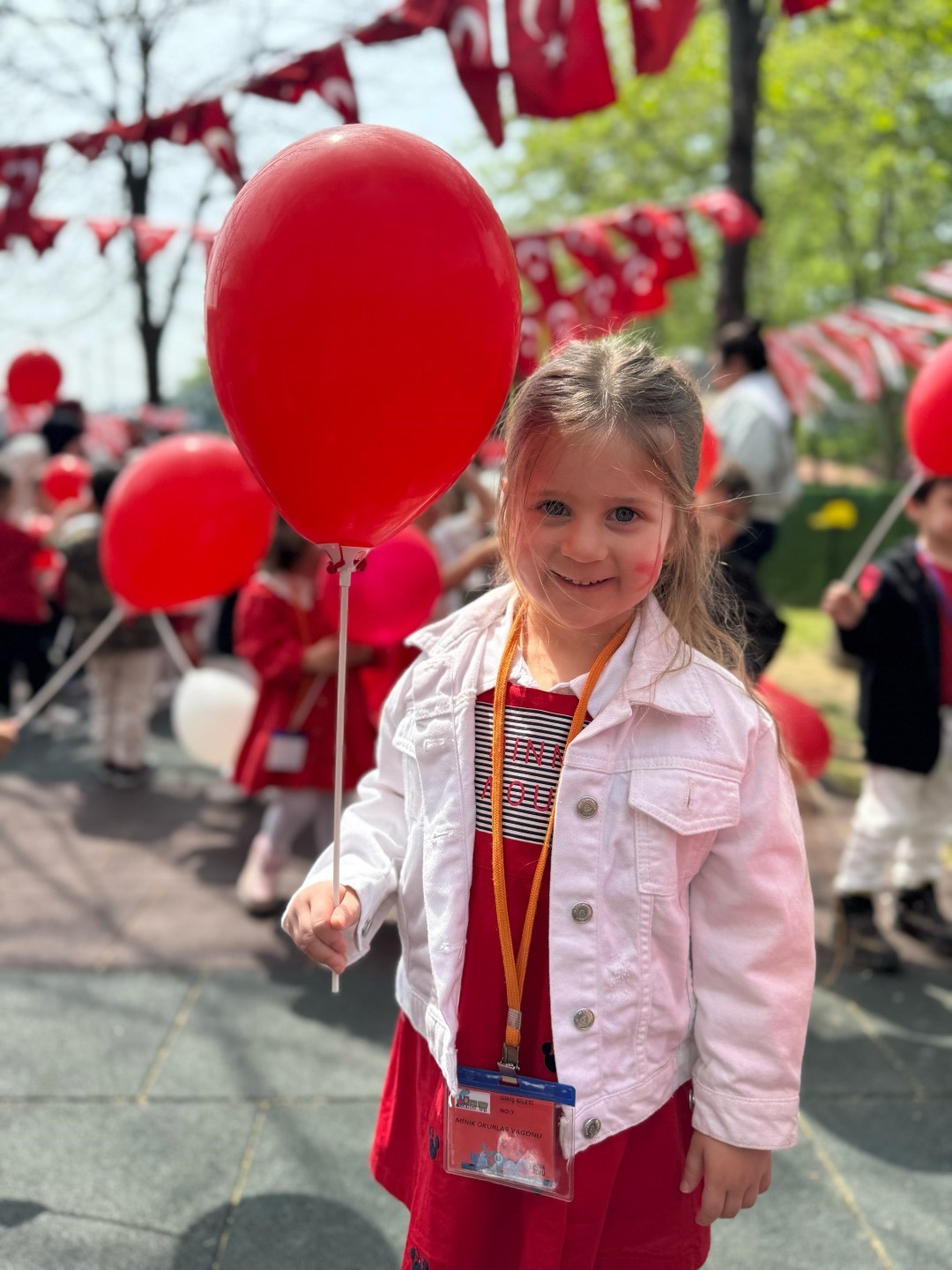 &Ccedil;ocuklar 23 Nisan&rsquo;ı gururla kutladı
