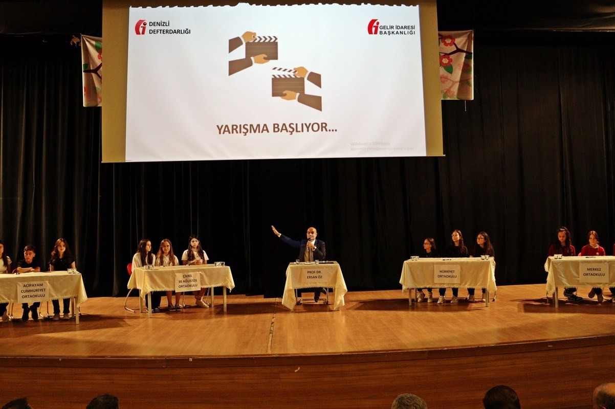 Denizli’de öğrenciler vergi hakkındaki bilgileriyle yarıştı