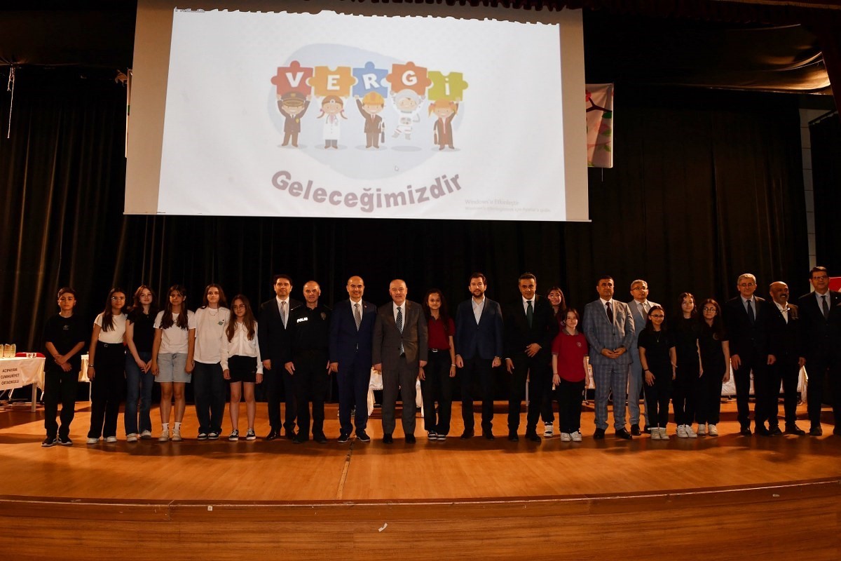 Denizli’de öğrenciler vergi hakkındaki bilgileriyle yarıştı