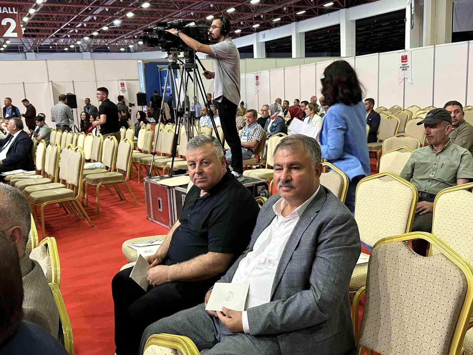 Başkan P&uuml;t&uuml;n; "Daha yaşanabilir ve s&uuml;rd&uuml;r&uuml;lebilir şehirler i&ccedil;in birlikte &ccedil;alışıyoruz"
