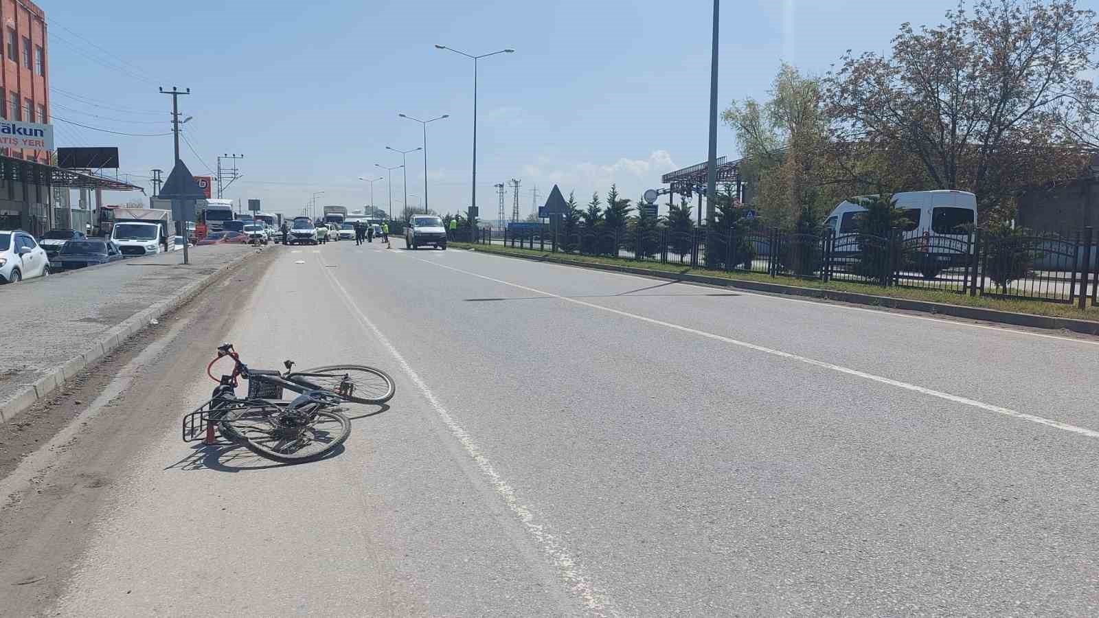 Kamyonetin çarptığı bisikletli ağır yaralandı