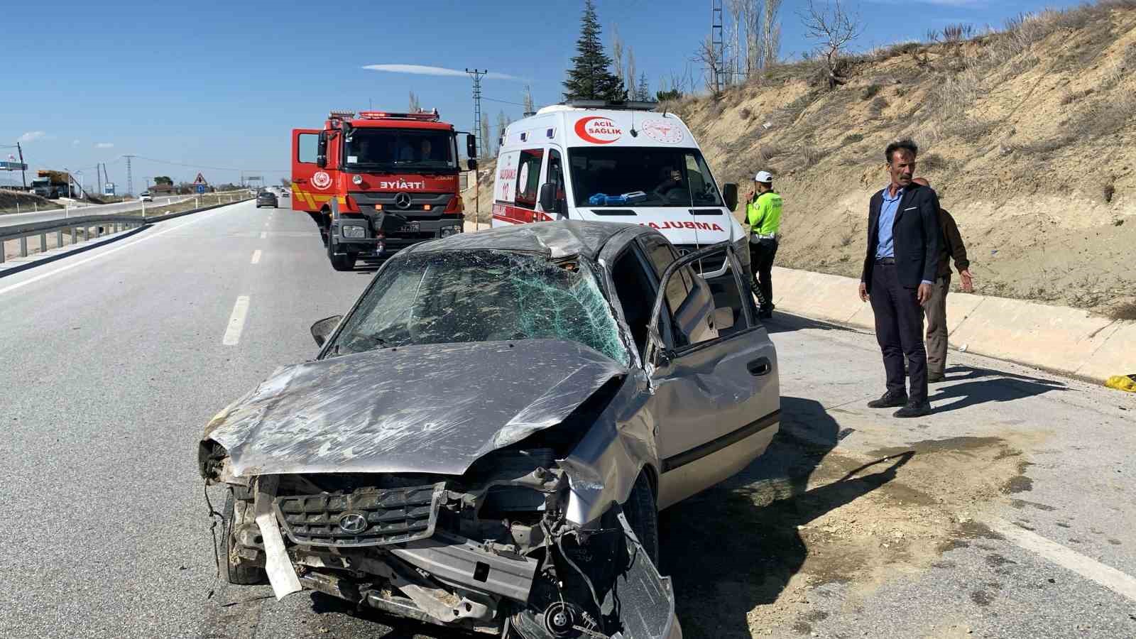 Karaman’da kontrolden çıkan otomobil takla attı: 2 yaralı