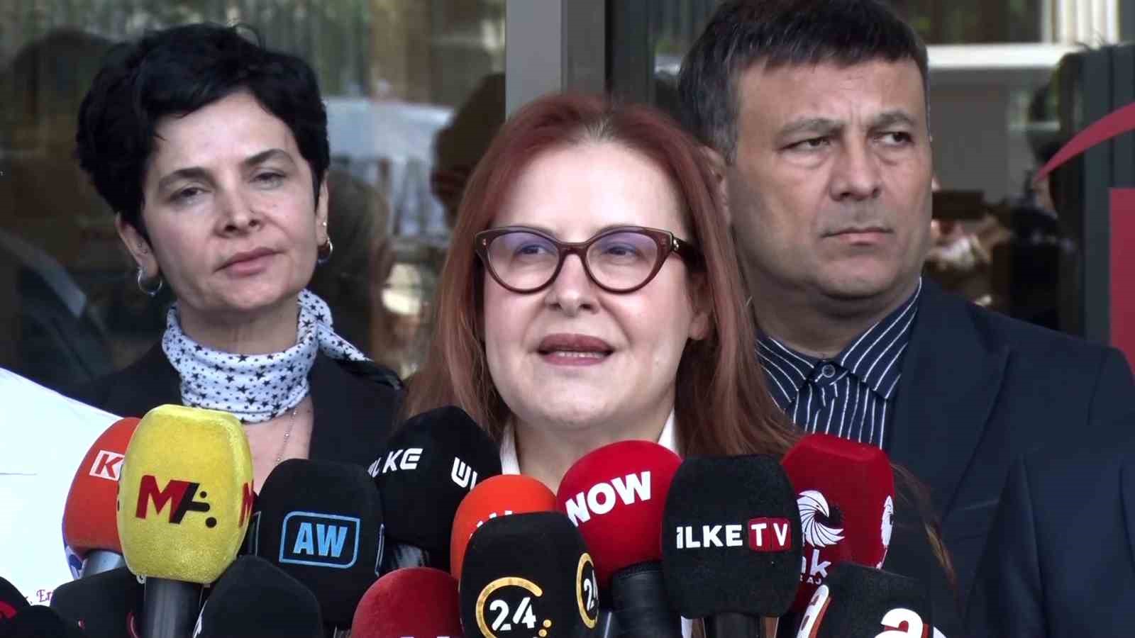 Sırrı S&uuml;reyya &Ouml;nder&rsquo;i ameliyat eden Prof. Dr. Sağbaş: "Sağ kalp kısmen kasılmaya başladı"
