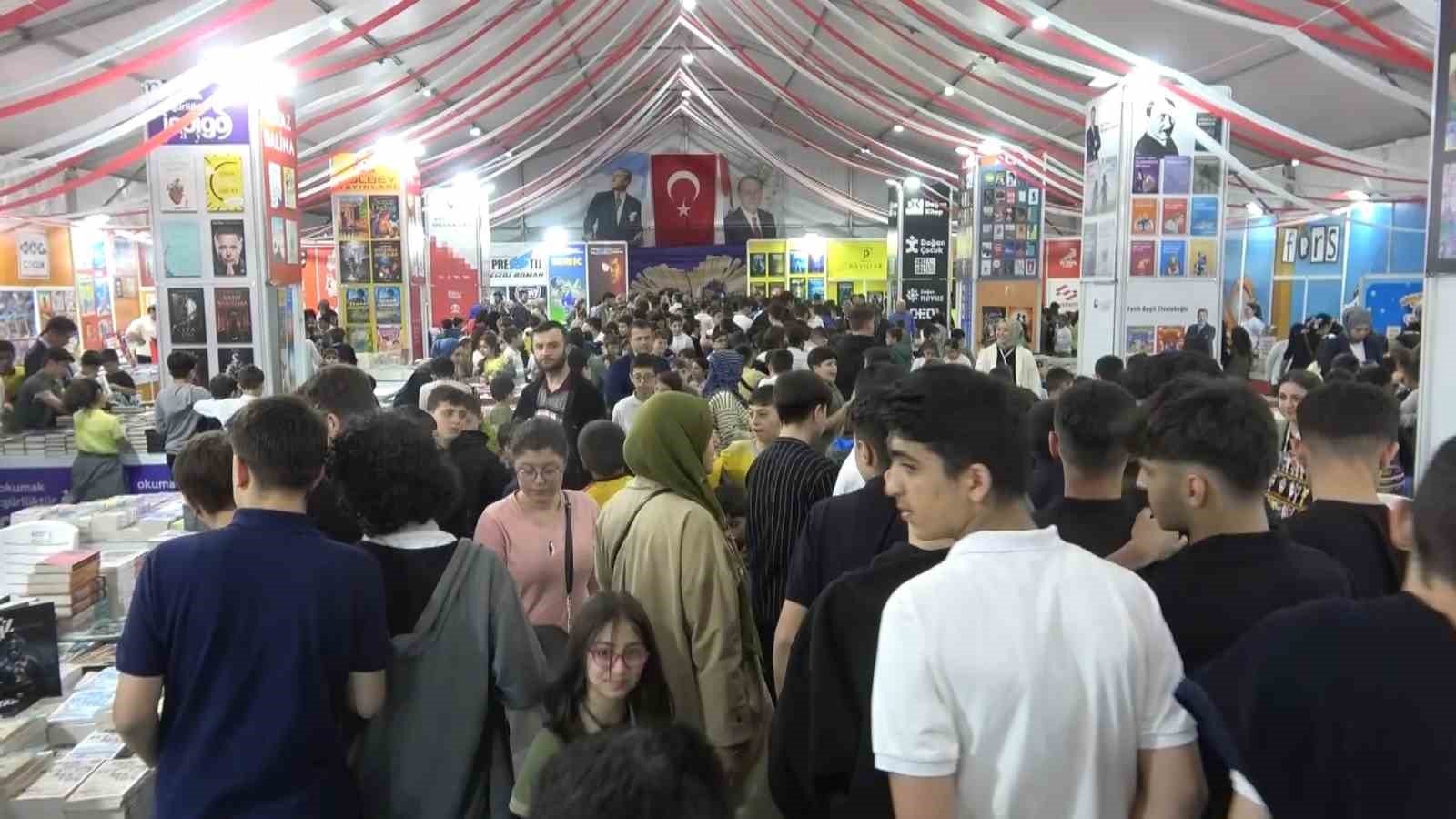 Öğrenciler o fuara akın etti