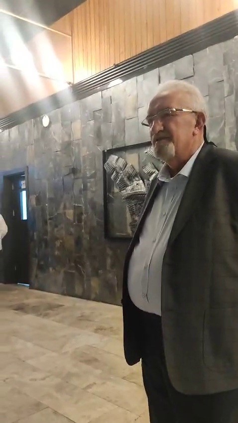 Emekliliğe ayrılan 45 yıllık hekime veda yemeği
