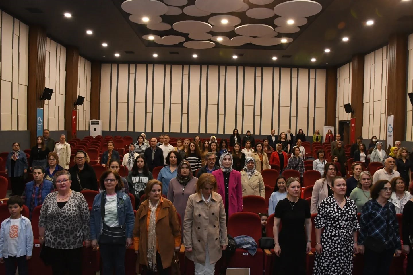 Psikolog Dr. Elif &Uuml;nsal &Ouml;zberk&rsquo;ten kadınlara farkındalık semineri
