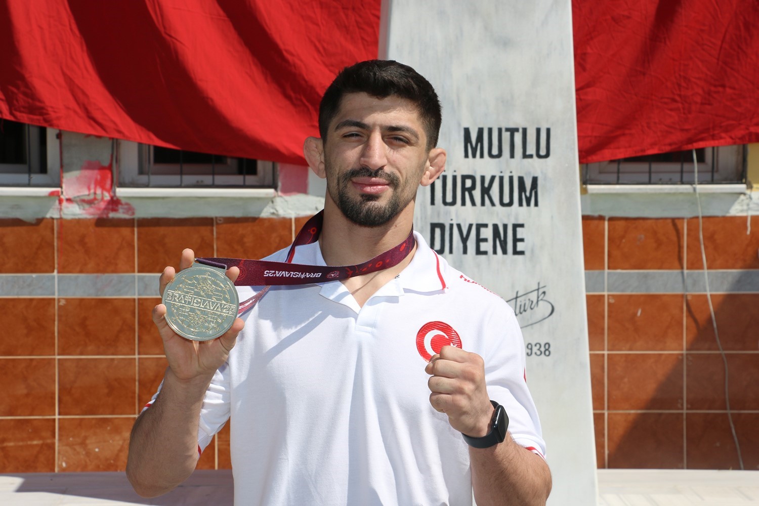 Avrupa Şampiyonu Kerem Kamal&rsquo;a Kula&rsquo;da coşkulu karşılama
