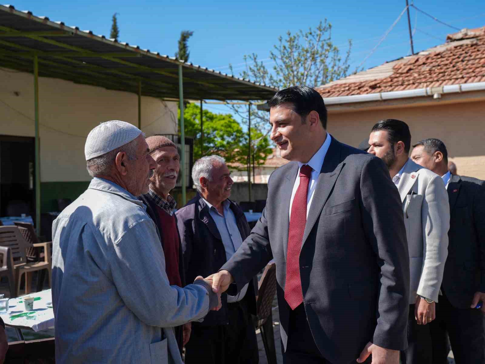 Yılmaz, bir g&uuml;nde 4 mahalle ziyaret etti
