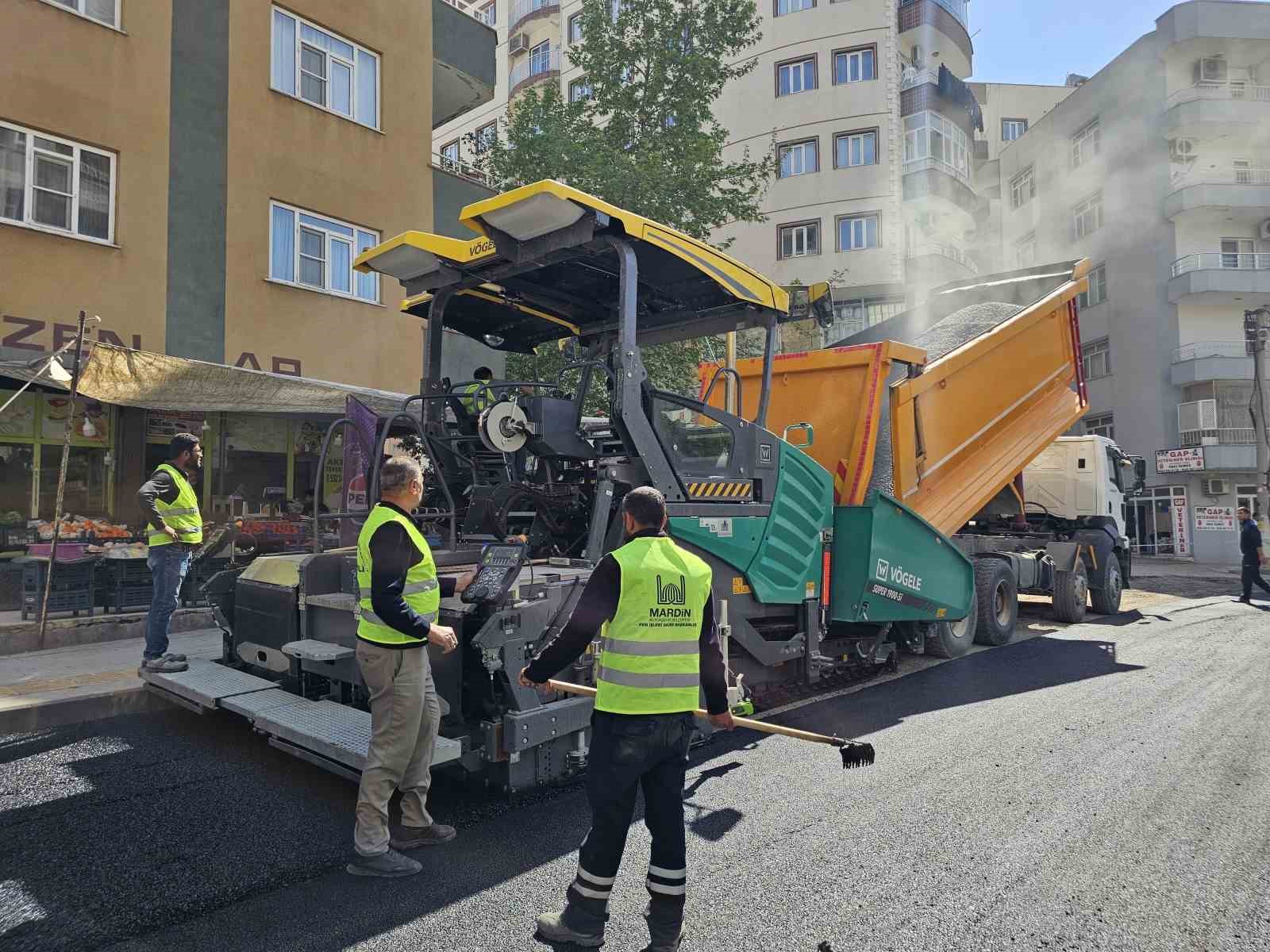 Mardin Büyükşehir Belediyesi Artuklu’da asfalt çalışmalarına başladı
