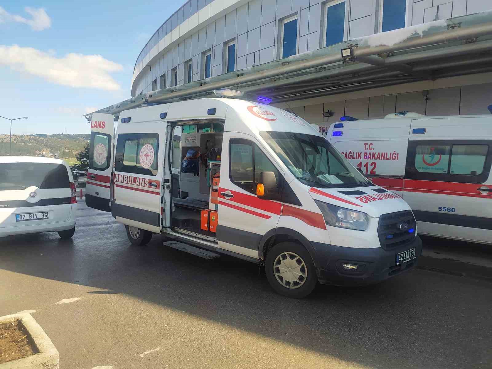 Beyşehir’de hayvan pazarında bıçaklı kavga