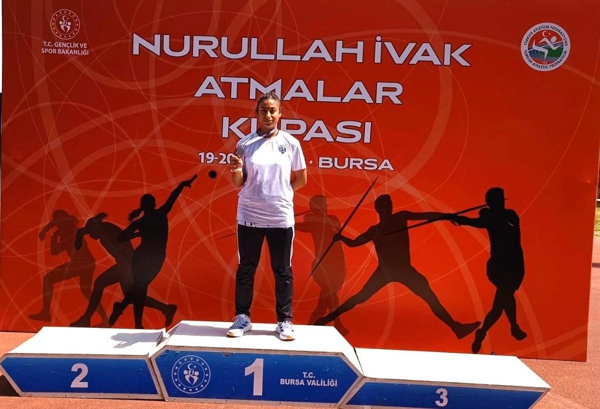 Elazığlı sporculardan atletizmde büyük başarı