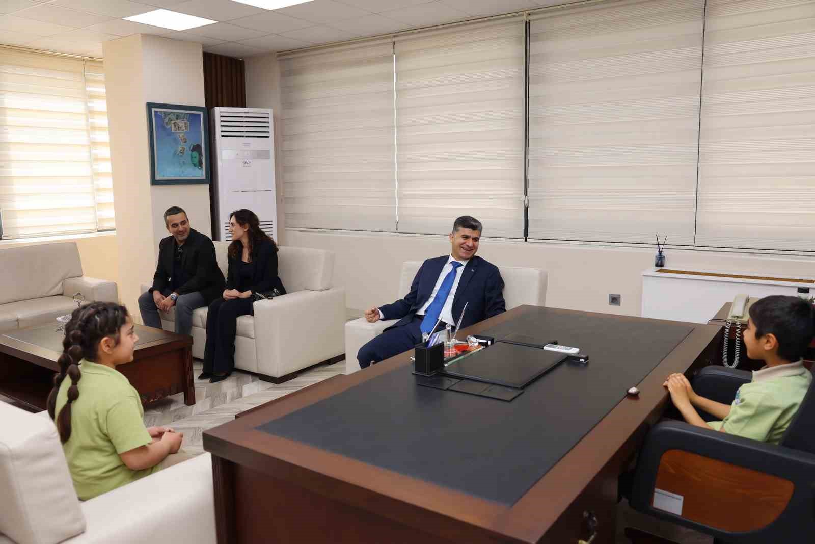 Akdeniz’de makam koltuğu minik Kadir’e emanet