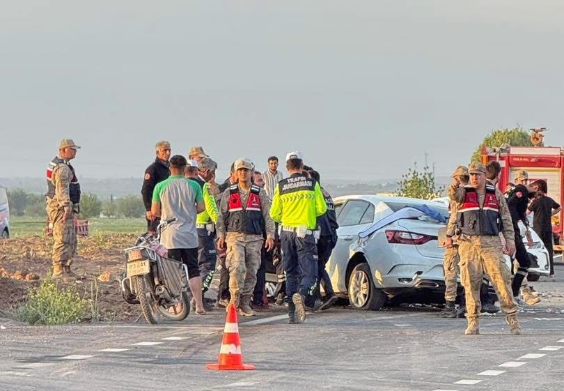 Ehliyetsiz sürücünün karıştığı kazada 6 kişi yaralandı