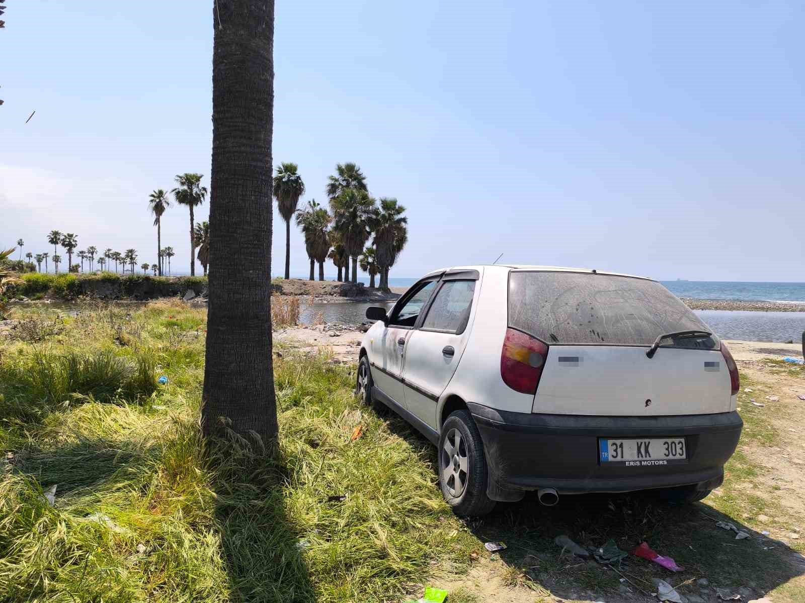 Hatay’da erkek şahıs araç içerisinde başından yaralı halde bulundu