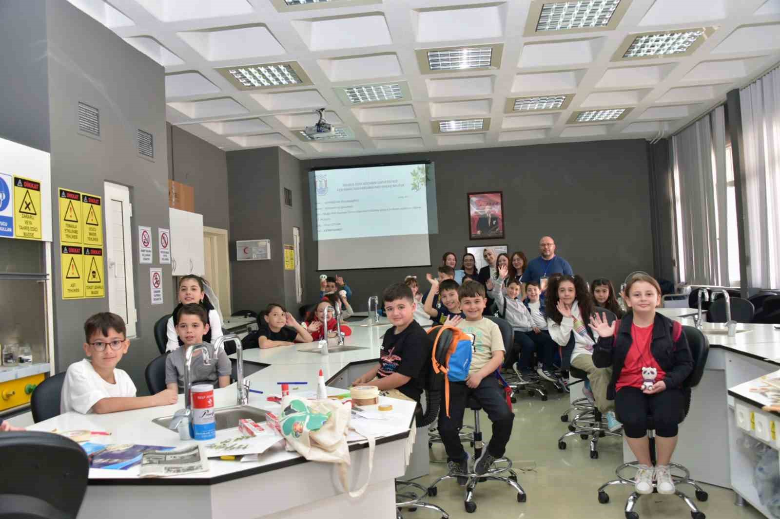 Minikler bir günlüğüne üniversiteli oldu