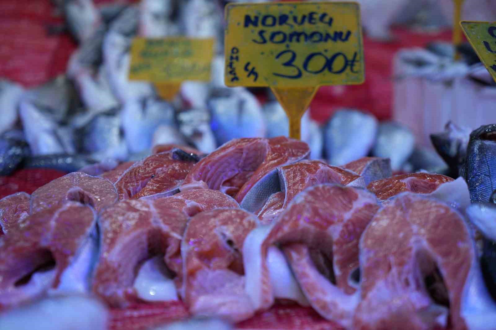 Soğuk havalar balık&ccedil;ılara yaradı
