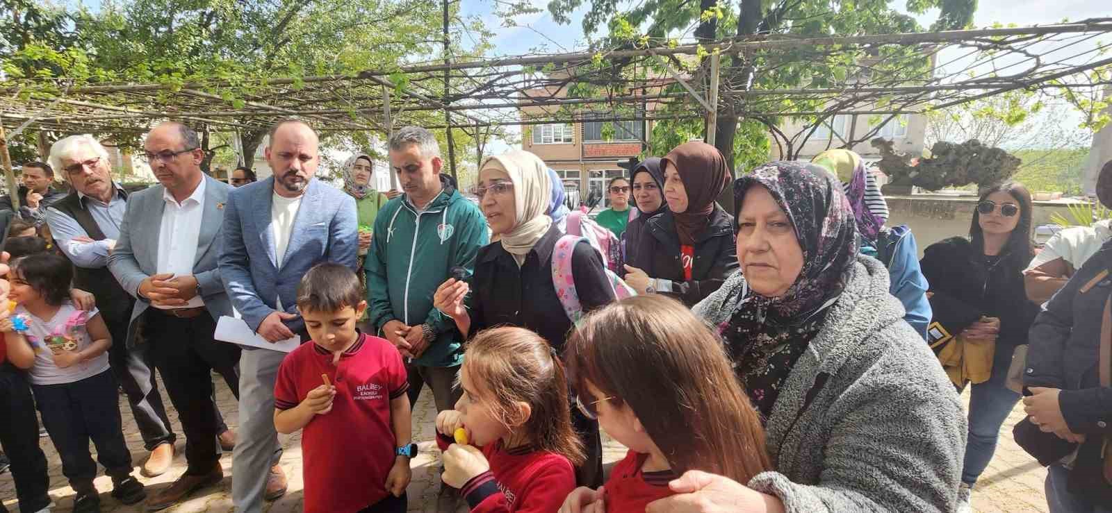 Güvenlik önlemlerinin yetersiz olduğu yol mahalleliyi çileden çıkardı