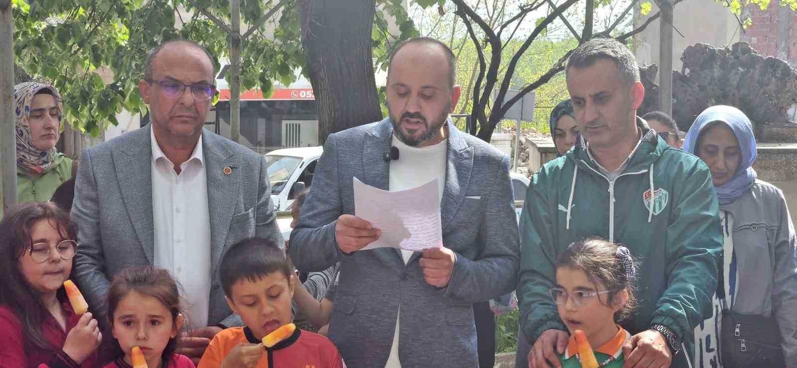 Güvenlik önlemlerinin yetersiz olduğu yol mahalleliyi çileden çıkardı