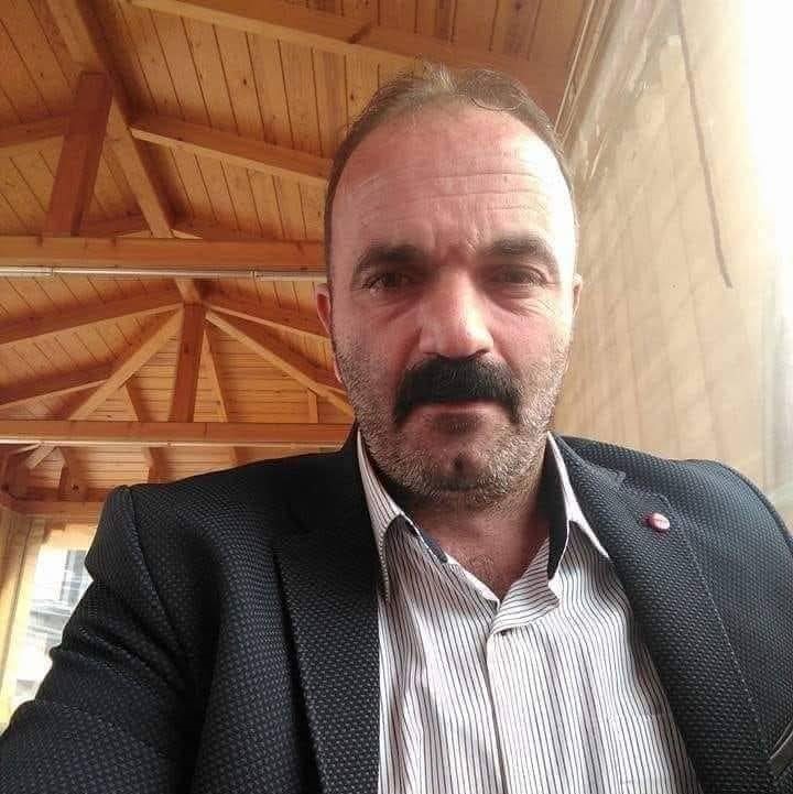 Kardeşini hastane önünde silahla yaraladı