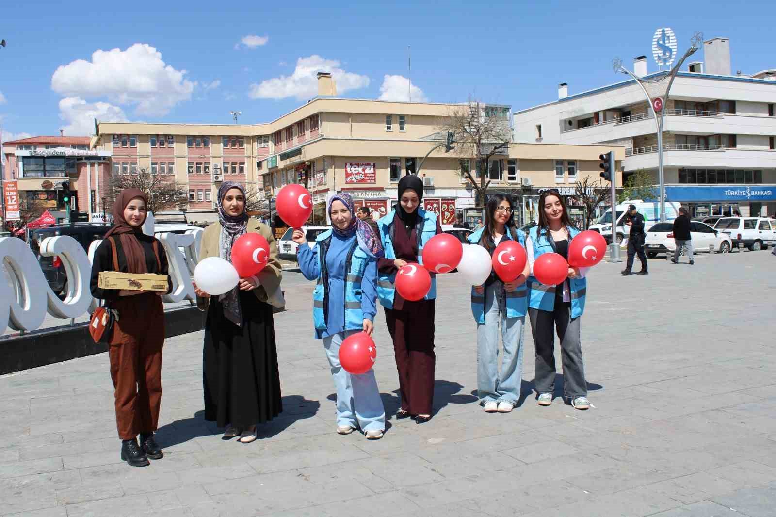 Erzincan’da 23 Nisan kutlamaları renkli anlara sahne oldu