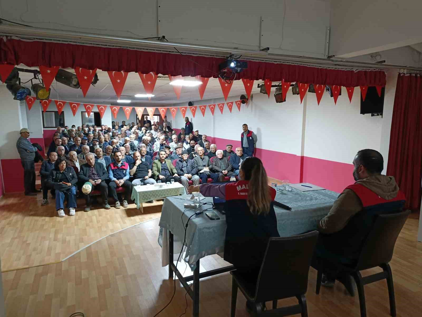 Hekimhan’da don hasarı sonrası ilk bilgilendirme toplantısı yapıldı