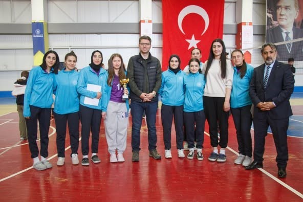 Erciş&rsquo;te Yurtlig Kız Voleybol Turnuvası tamamlandı
