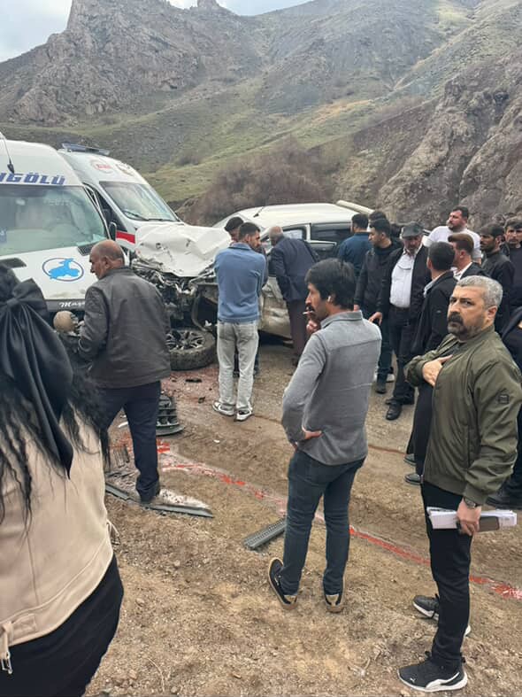 Y&uuml;ksekova&rsquo;da trafik kazası: 4 yaralı
