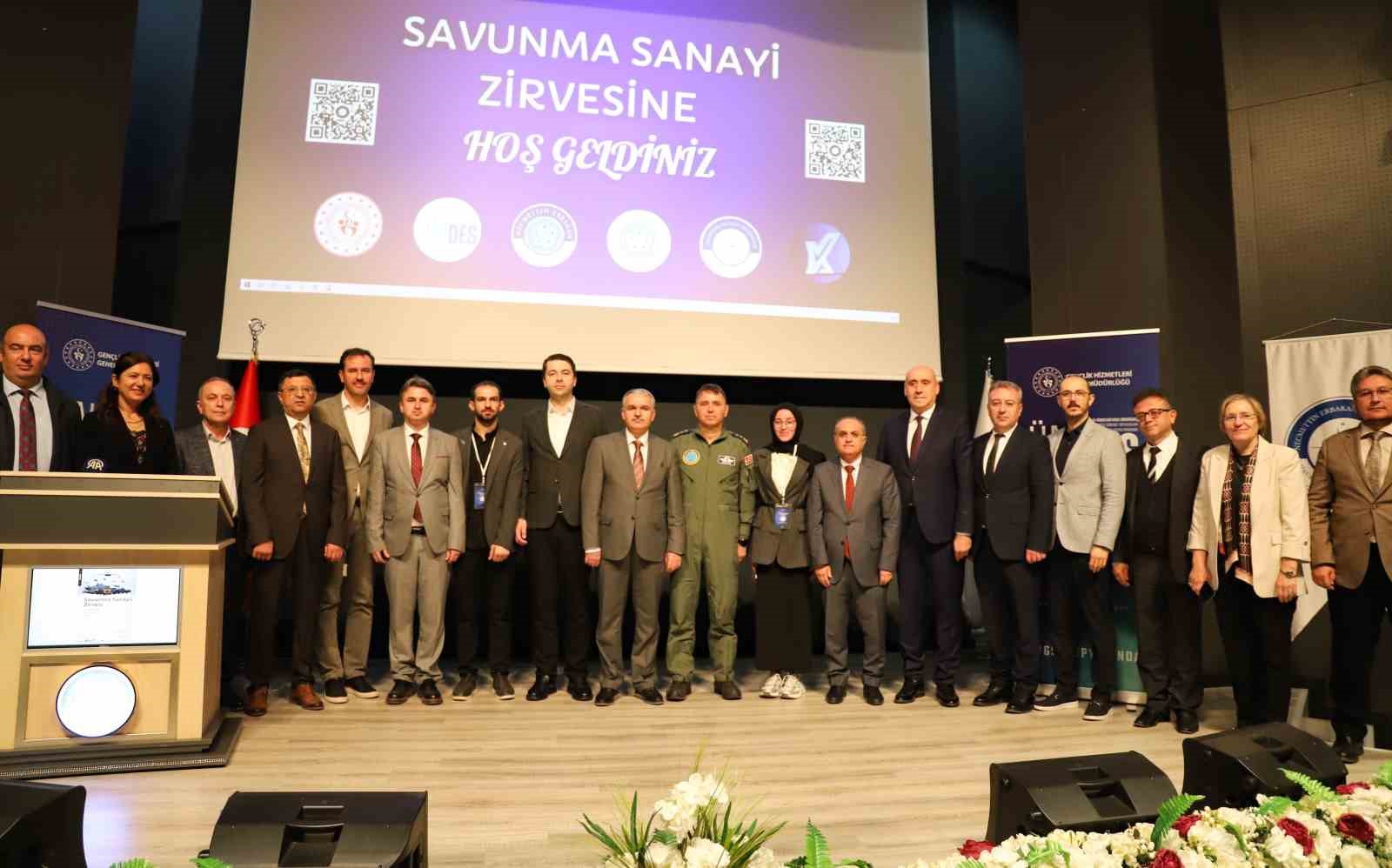 Necmettin Erbakan &Uuml;niversitesinde &ouml;ğrenciler savunma sanayiyle buluştu
