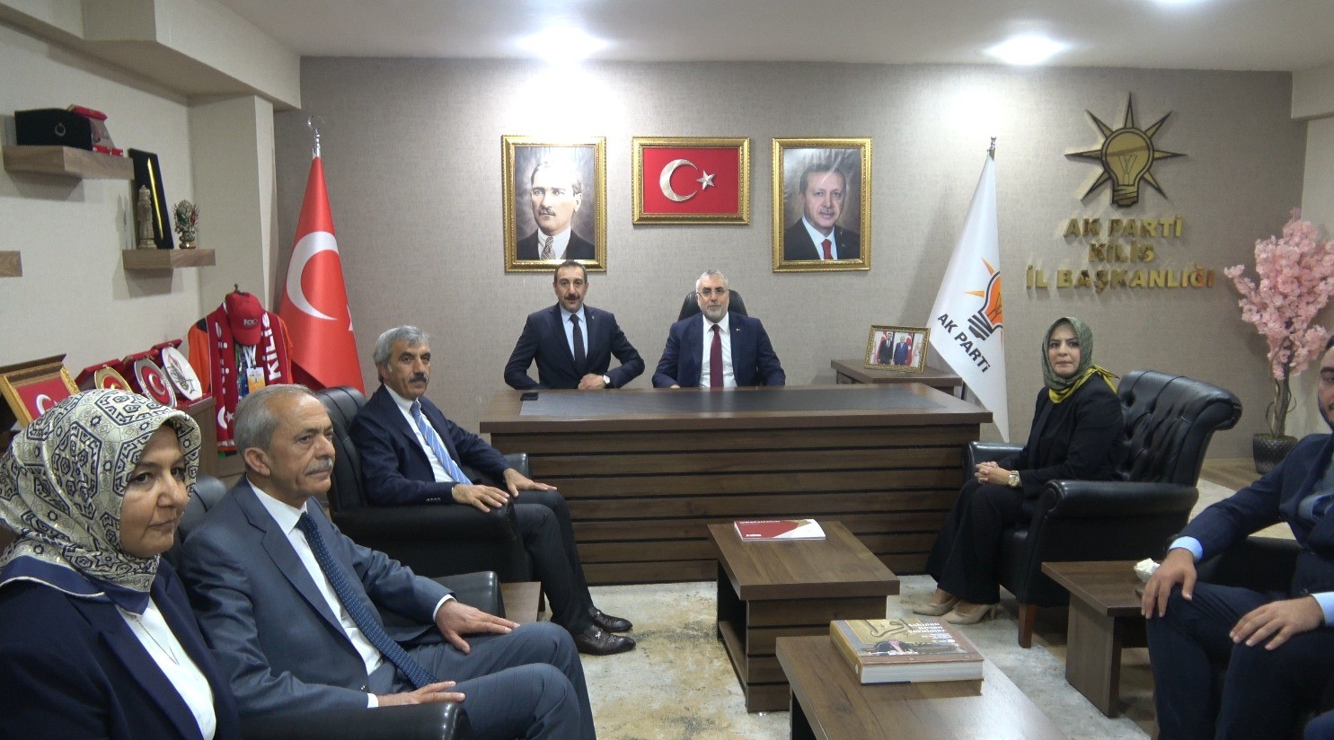 Bakan Işıkhan, Kilis’te işçilerle aynı sofrada buluştu