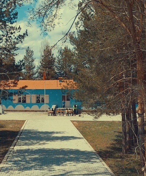 Minik yüreklerden jandarmaya anlamlı şiir: 