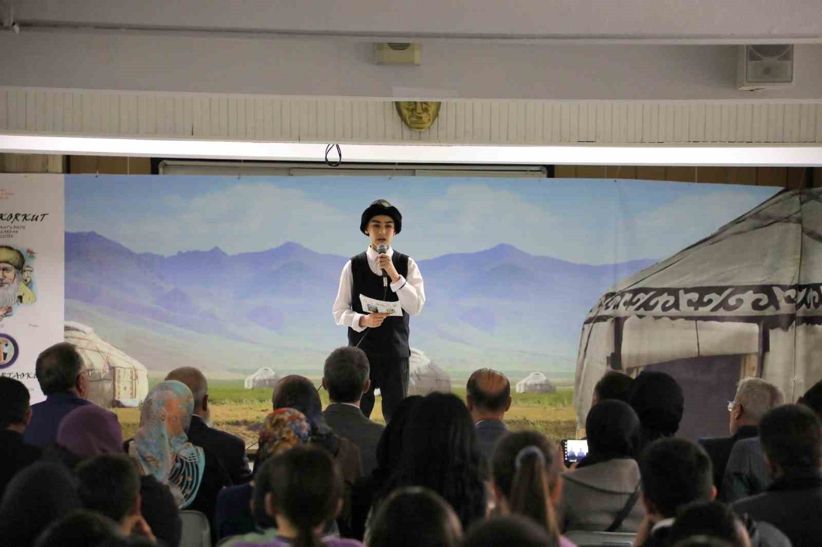 Öğrencilerden Bamsı Beyrek çocuk tiyatrosu