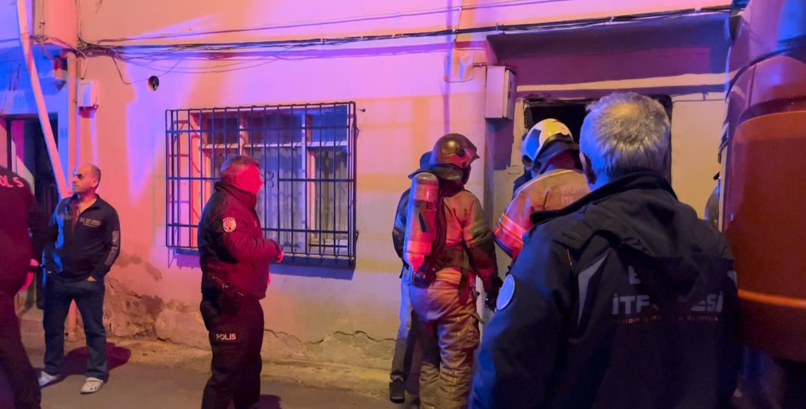 Bursa’da iki katlı evde yangın paniği