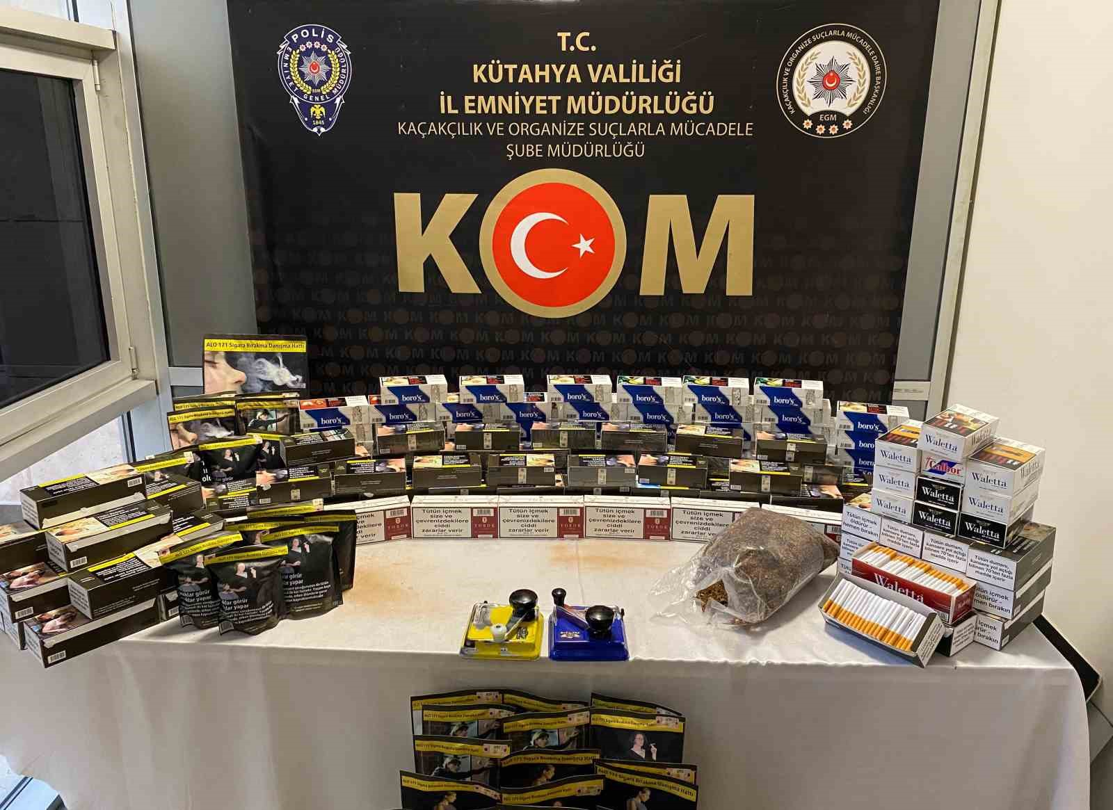 Kütahya’da 2 ev ve 1 işyerinde kaçak tütün ve makaron ele geçirildi