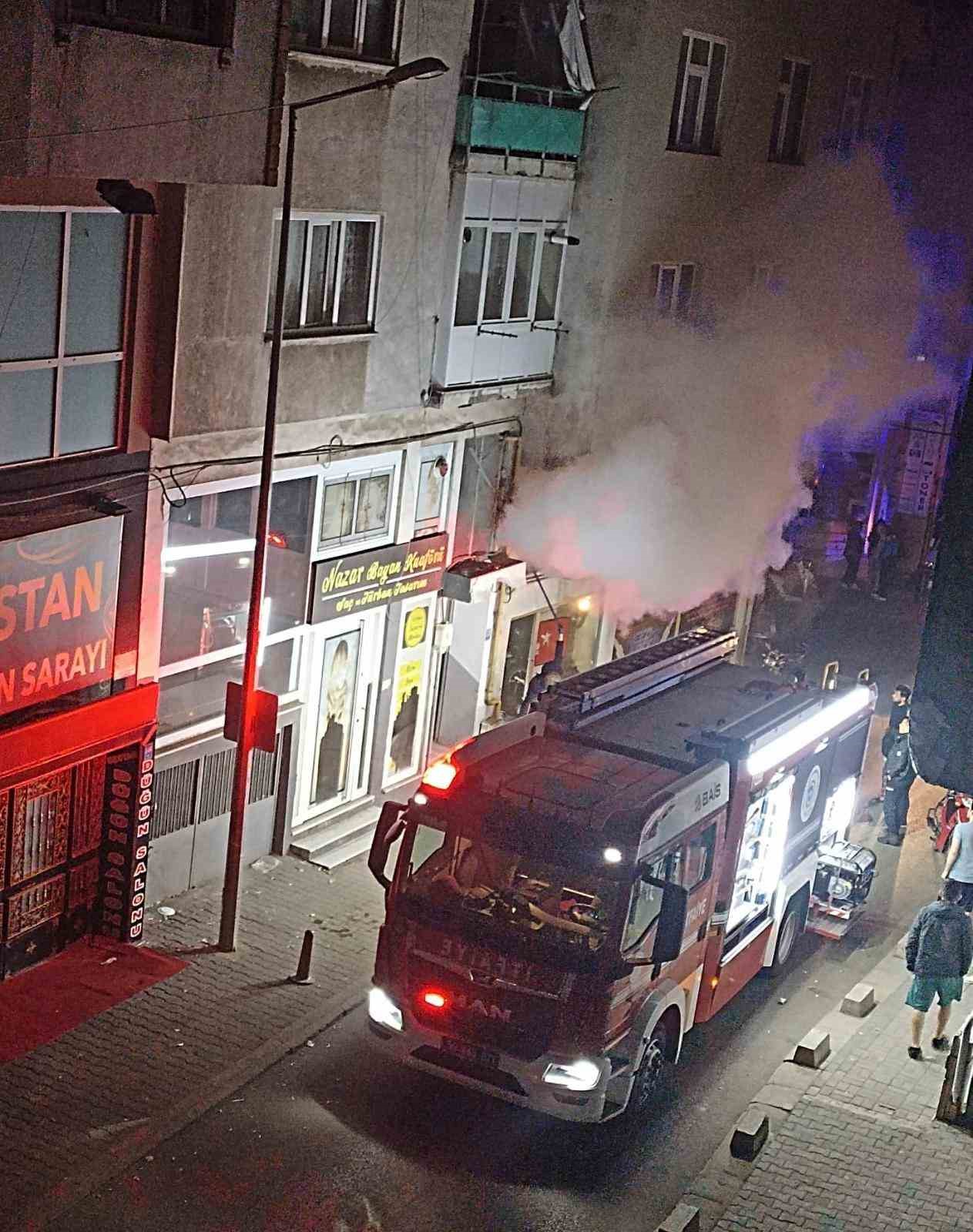 &Ccedil;orlu&rsquo;da tamircide korkutan yangın
